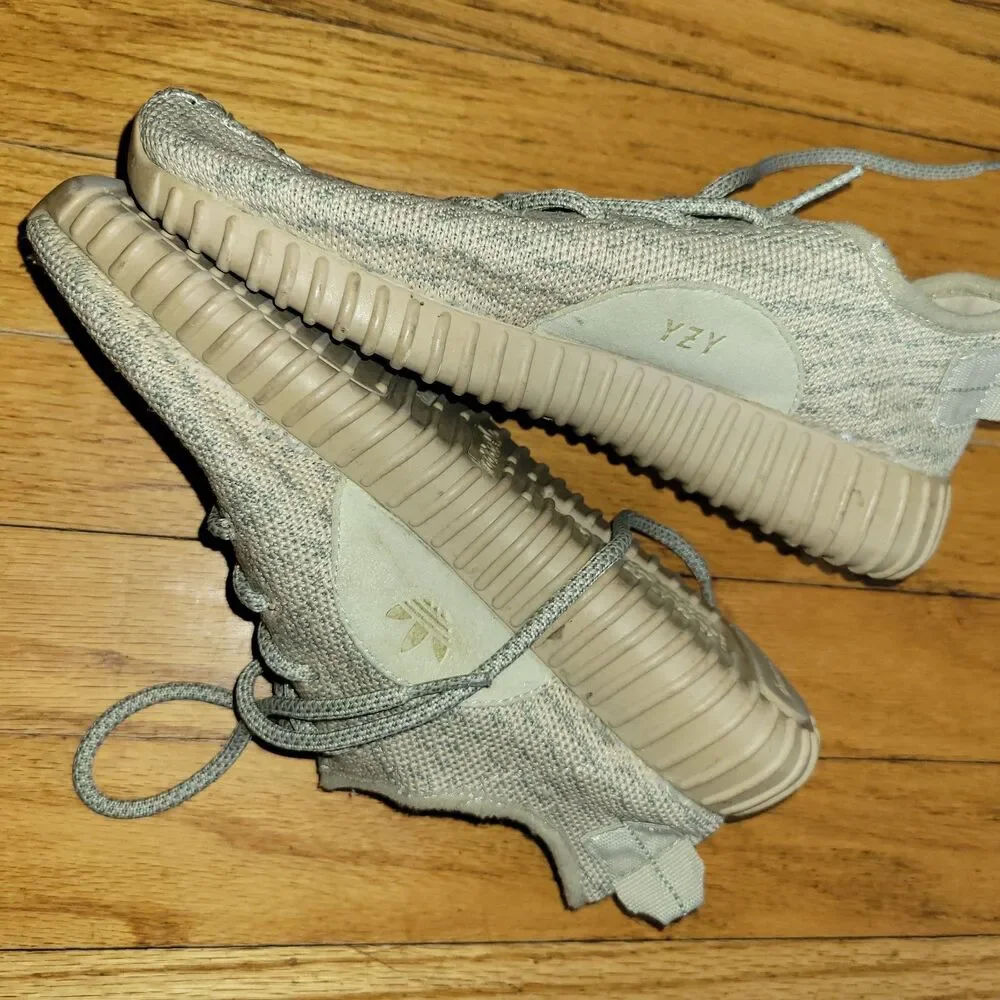Adidas Mens Yeezy Boost 350 V2 Sneaker Shoes Gray Low Top Lace Up 6M US